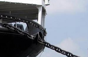 Our deck cranes can be installed on ship decks such as rig support vessels, by the quayside or on offshore platforms such as oil rigs Our deck cranes can be installed on ship decks such as rig support vessels, by the quayside or on offshore platforms such as oil rigs